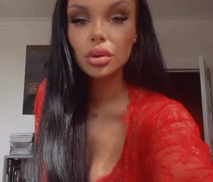 profile photo of LizzyLipsUk